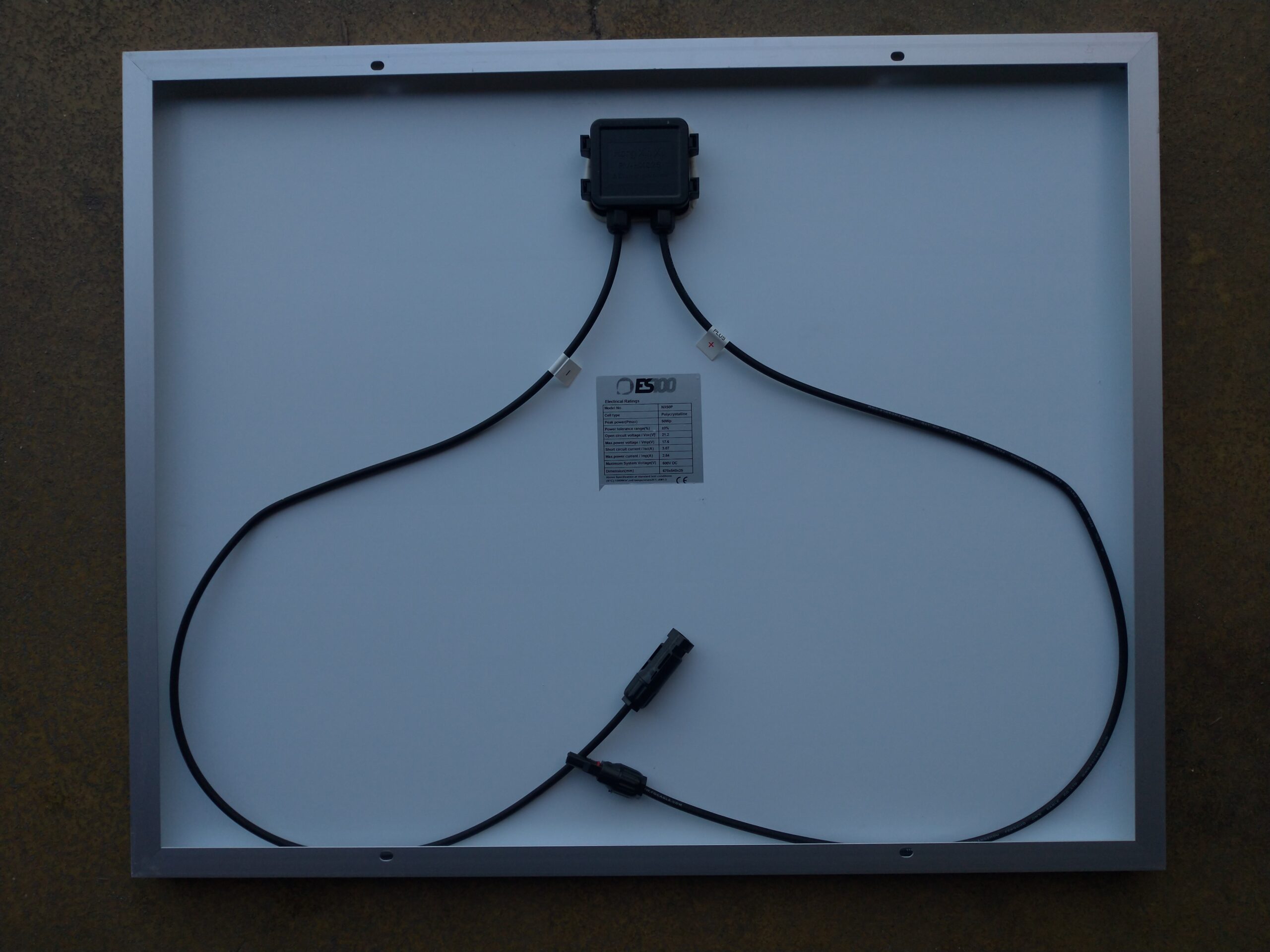 Modulo Fotovoltaico ESS100 Electrical Ratings 50 Wp Modello NX50P Polycrystallino Power Tollerance (%) 3% Dimensione 670x540x25 Max.Volt. 17.6 - immagine 2