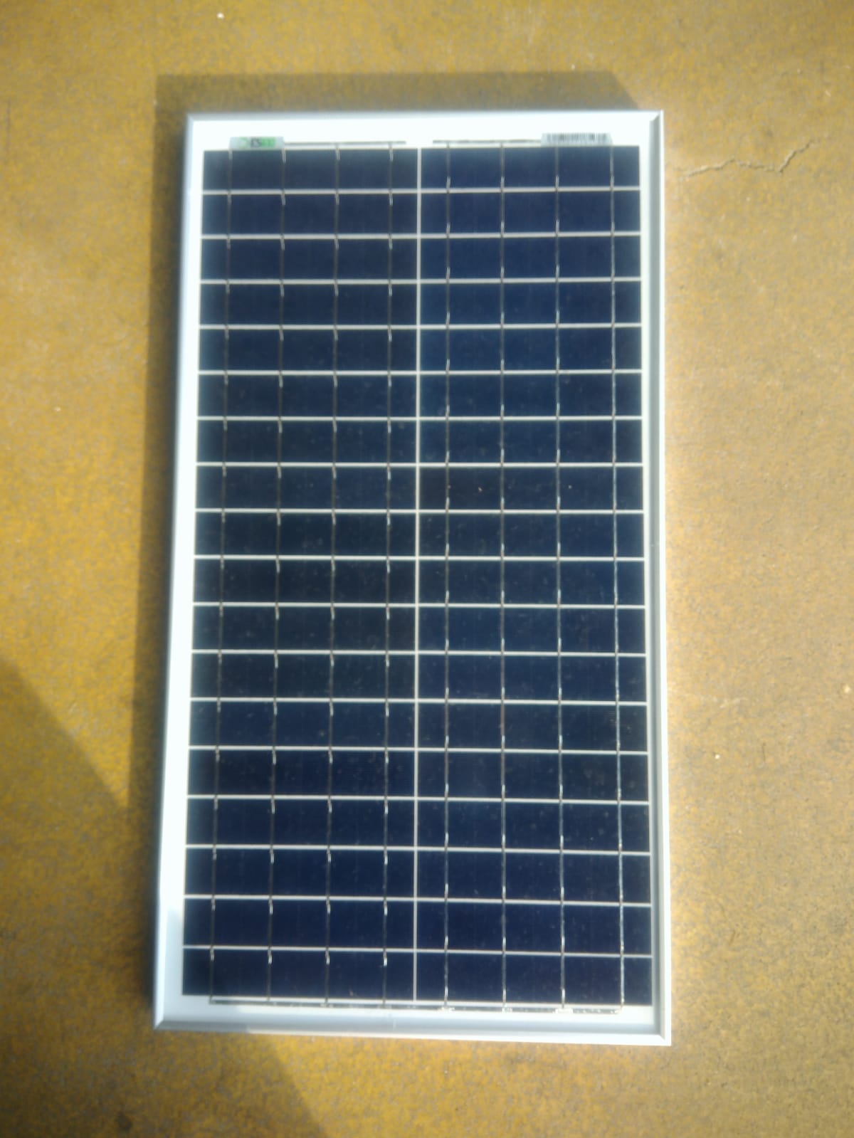 Modulo Fotovoltaico ESS100 Electrical Ratings 50 Wp Modello NX50P Polycrystallino Power Tollerance (%) 3% Dimensione 670x540x25 Max.Volt. 17.6