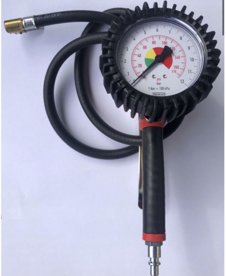 Manometro professionale per pompaggio gomme