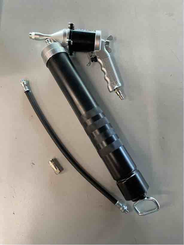 INGRASSATORE CON PISTOLA AD ARIA